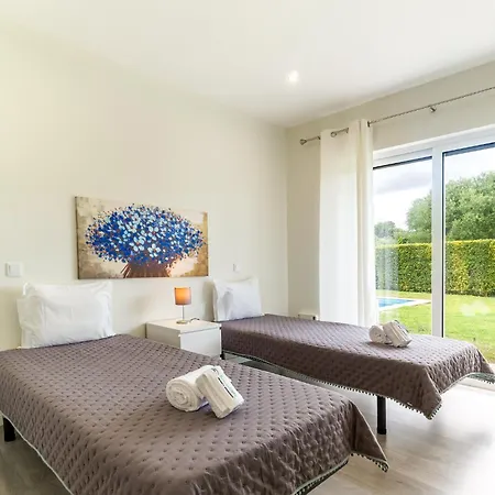 Casa Ribeiro - Algarve With Pool Near Airport